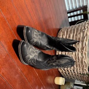 Roper Black Embroidered Heeled Boots